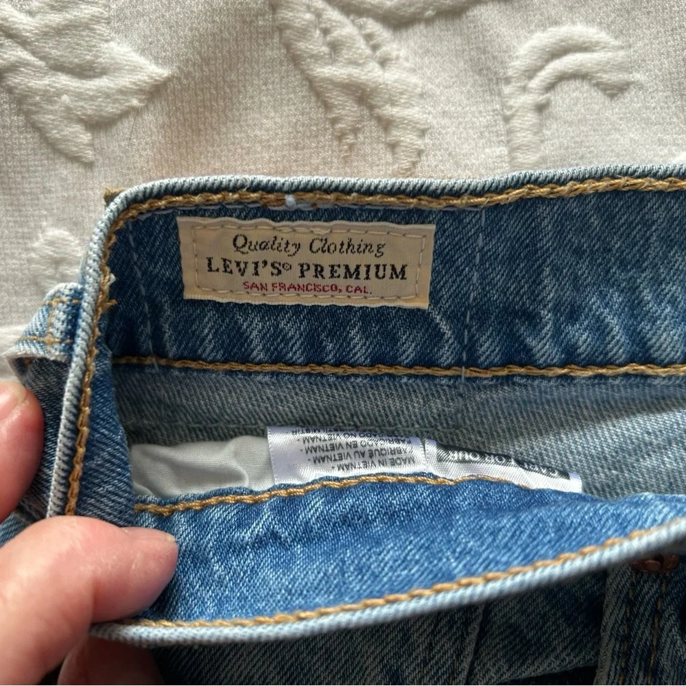Levi's Wedgie Straight Jeans - NWOT - Size 32 x 30 - Picture 6 of 9